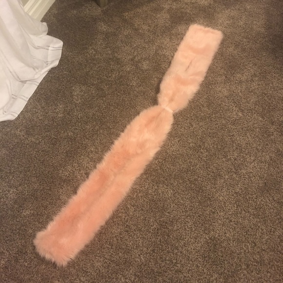 Pink Faux Fur NWOT - Picture 3 of 4